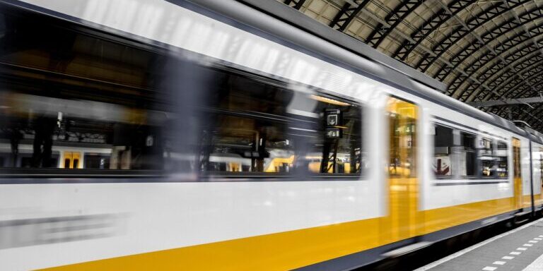 train, speed, in transit, platform, train station, passenger train, railway, railroad, railway station, railroad station, railway system, transportation, commute, motion, station, amsterdam, urban, subway, metro, transit, train, train, train, train, train, train station, subway, subway, metro