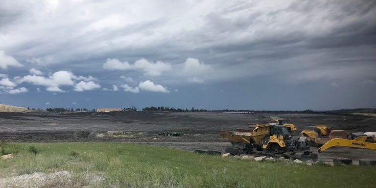 Bull Mountains Mine by <a href="https://www.flickr.com/photos/60862821@N05" target="_blank" rel="noopener noreferrer">Wild Earth</a>