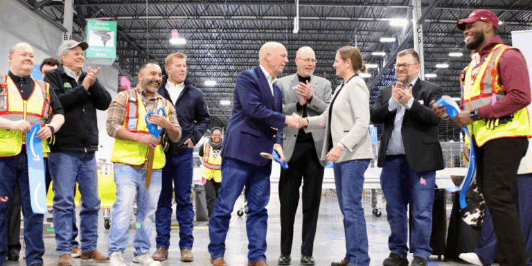 Gov. Gianforte cutting the ribbon on Montana’s newest Amazon facility in Belgrade
