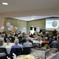 Attendees enjoy dinner while international recording artist Linda Lanier speaks during the "Celebrate Life MT" fundraiser Attendees enjoy dinner while international recording artist Linda Lanier speaks during the "Celebrate Life MT" fundraiser