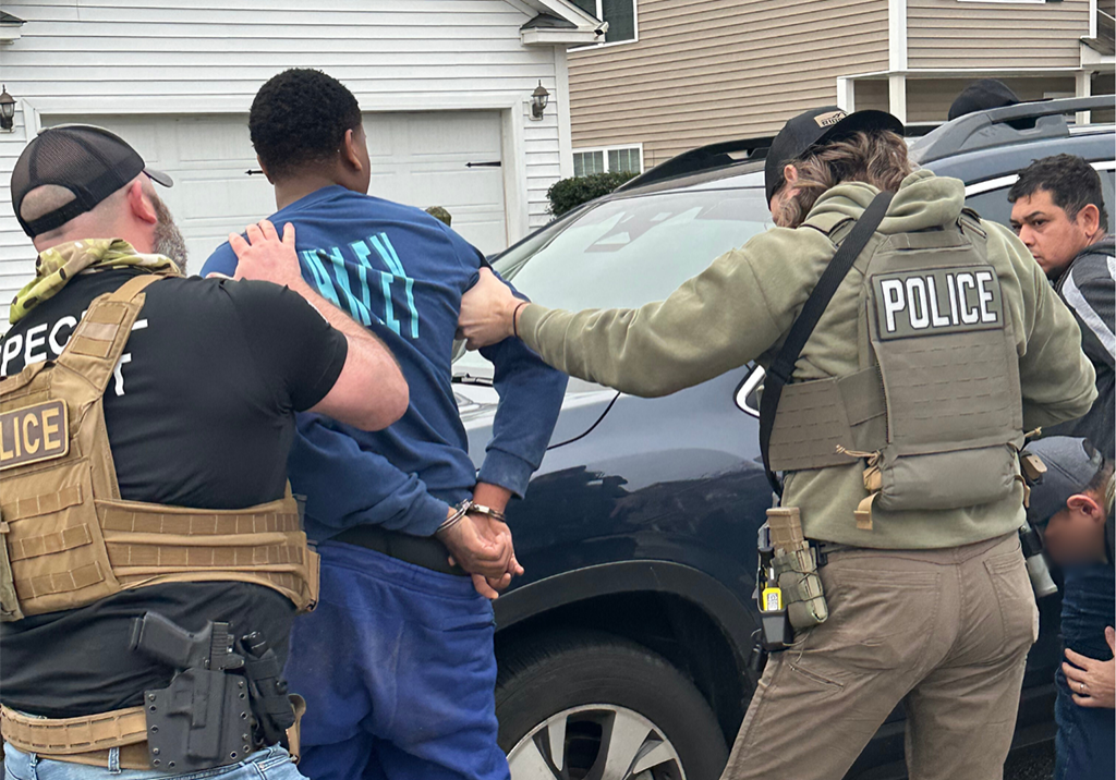 ICE officials arrest Tren de Aragua gang members